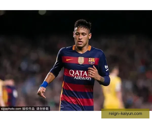内马尔回顾在巴萨首球：展现个人风采的经典时刻