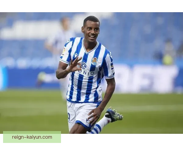 伊萨克持续提升状态，与伊布表现形成鲜明对比的分析